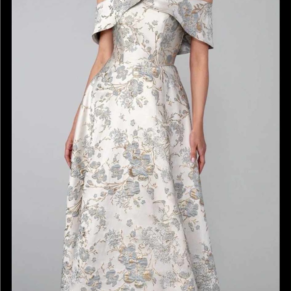 Stellah Floral Dress in silver and gray